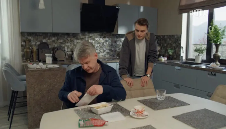 Момент из 4 серии 1 сезона